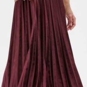 Banana Republic Velvet Pleated Skirt; Color Maroon, Size 0P